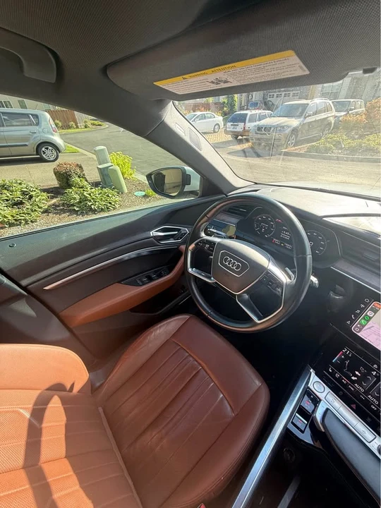 2019 Audi e-tron - Image 15 of 19