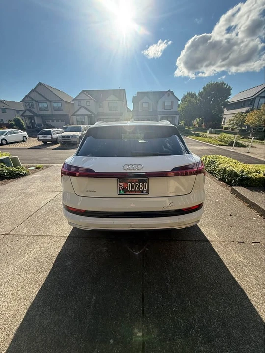 2019 Audi e-tron - Image 5 of 19