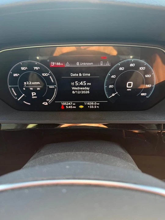 2019 Audi e-tron - Image 17 of 19