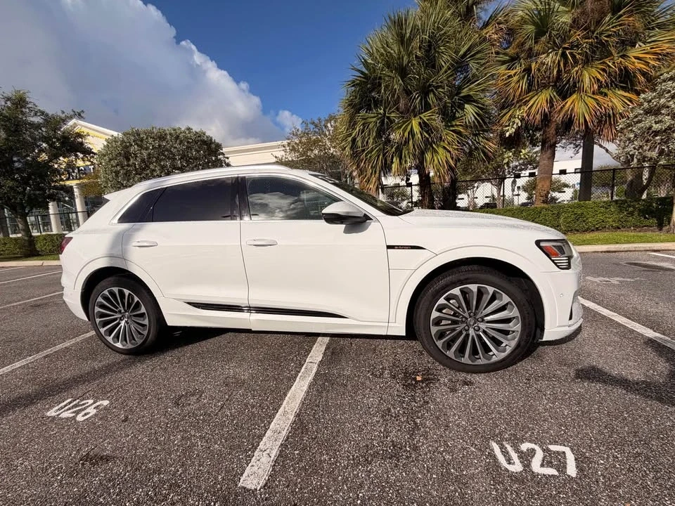 2019 Audi e-tron - Image 2 of 11