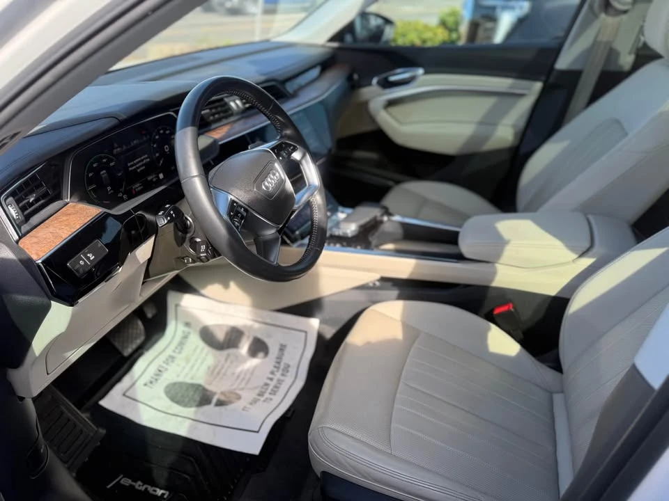2019 Audi e-tron - Image 8 of 10