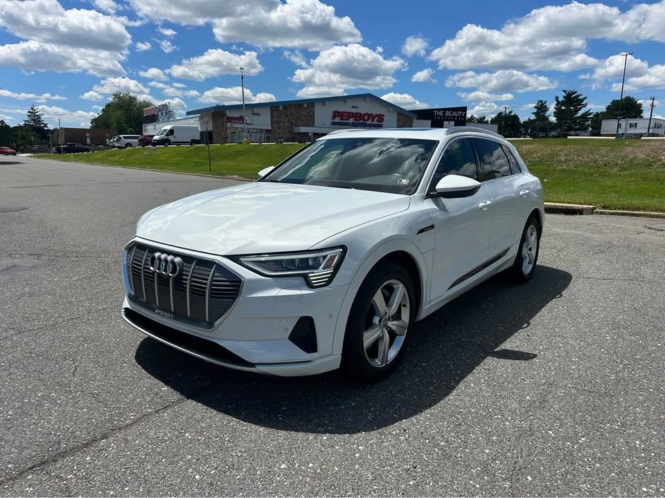 2019 Audi e-tron - Image 12 of 19
