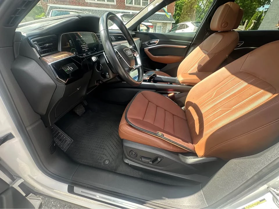 2019 Audi e-tron - Image 6 of 19