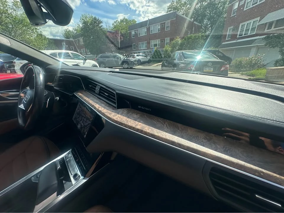 2019 Audi e-tron - Image 17 of 19