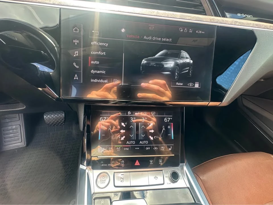 2019 Audi e-tron - Image 4 of 19