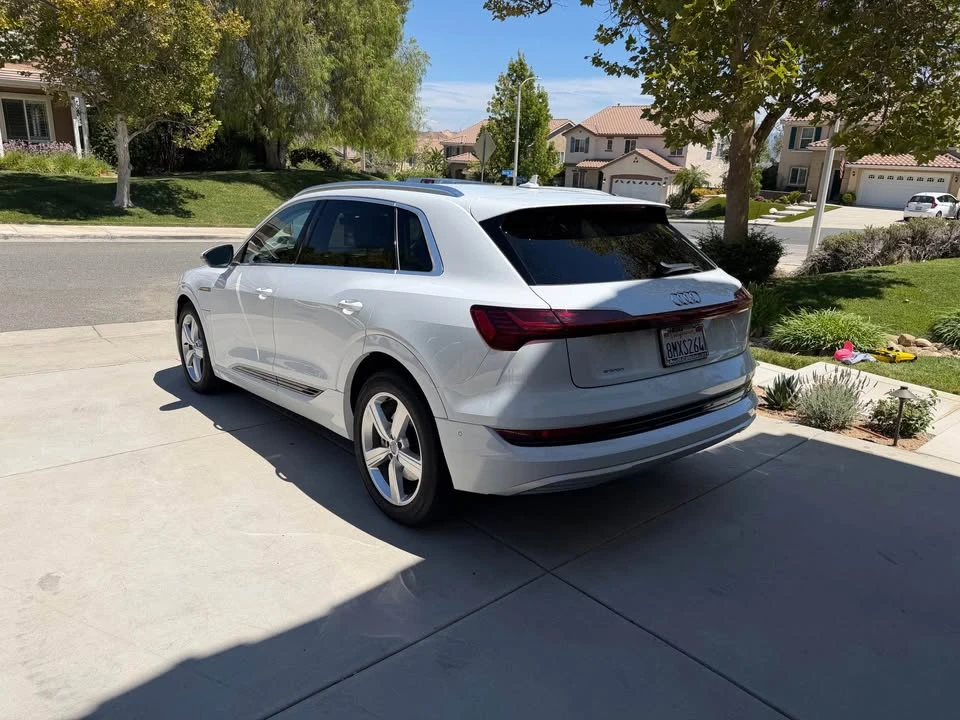 2019 Audi e-tron - Image 4 of 12