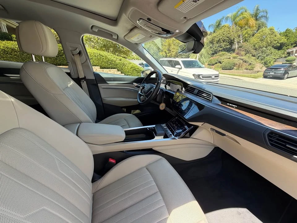 2019 Audi e-tron - Image 9 of 12