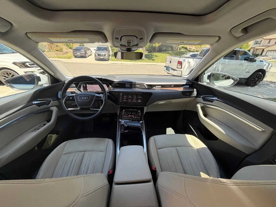 2019 Audi e-tron - Image 8 of 12