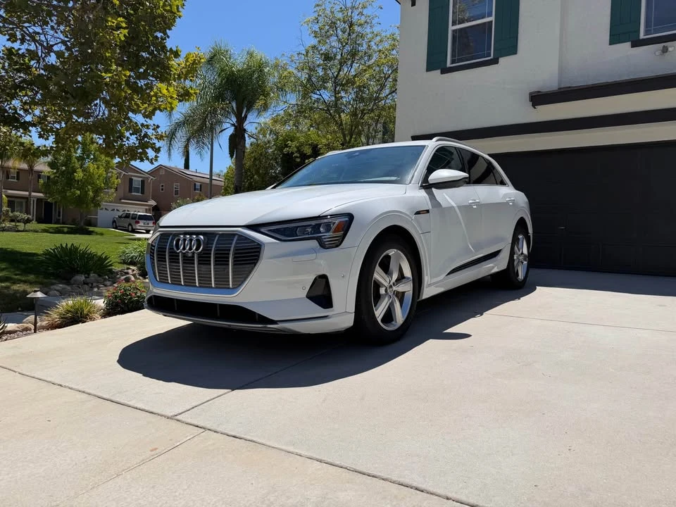 2019 Audi e-tron - Image 2 of 12