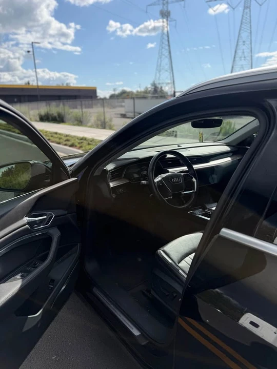 2019 Audi e-tron - Image 15 of 17