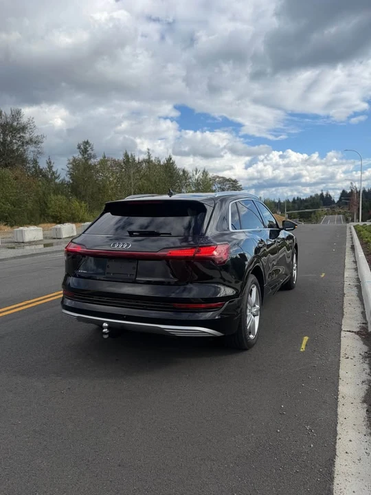 2019 Audi e-tron - Image 9 of 17