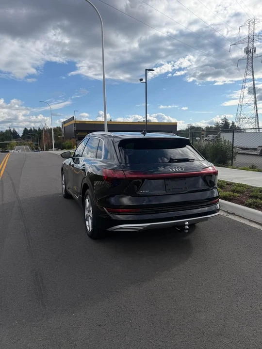 2019 Audi e-tron - Image 7 of 17