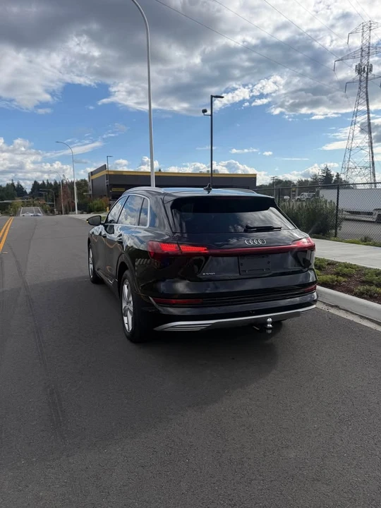 2019 Audi e-tron - Image 4 of 17