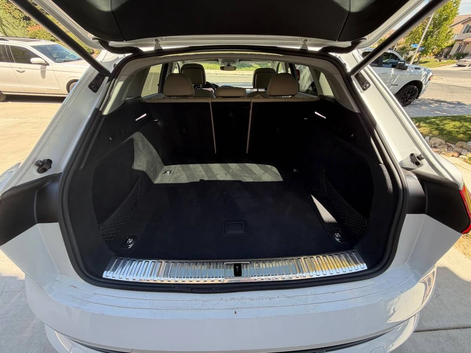 2019 Audi e-tron - Image 12 of 12