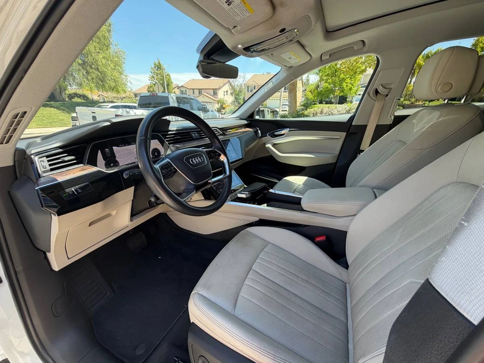 2019 Audi e-tron - Image 7 of 12