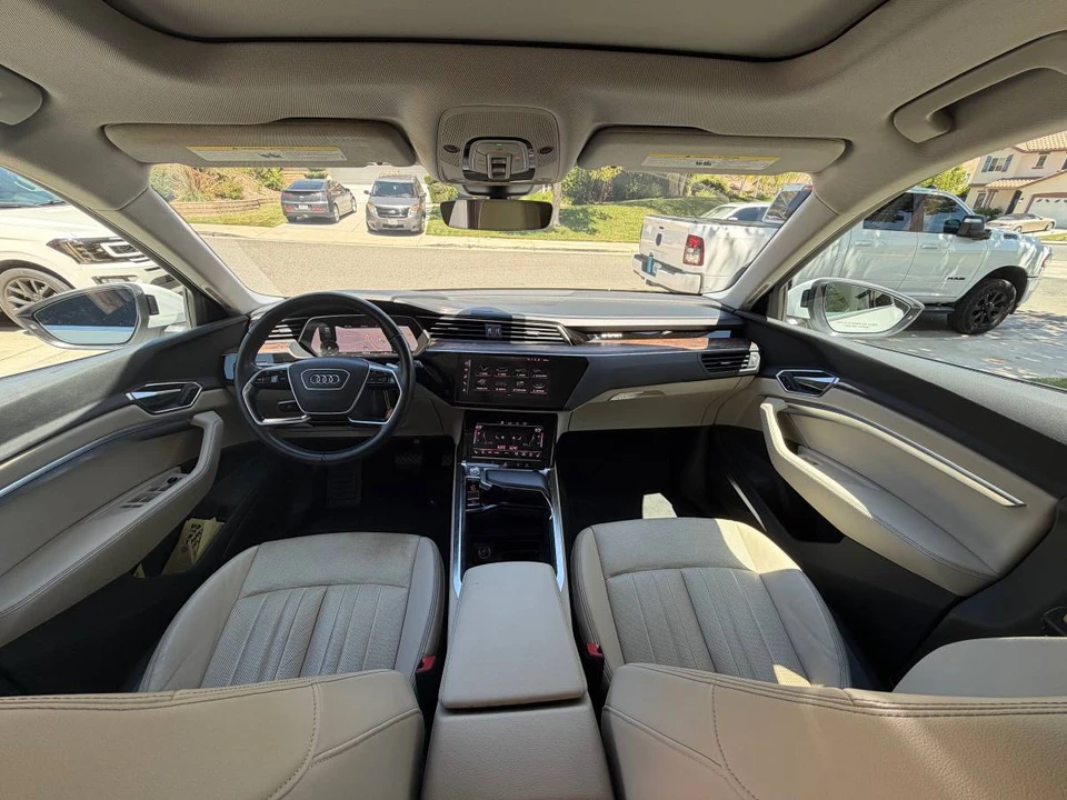 2019 Audi e-tron - Image 8 of 12