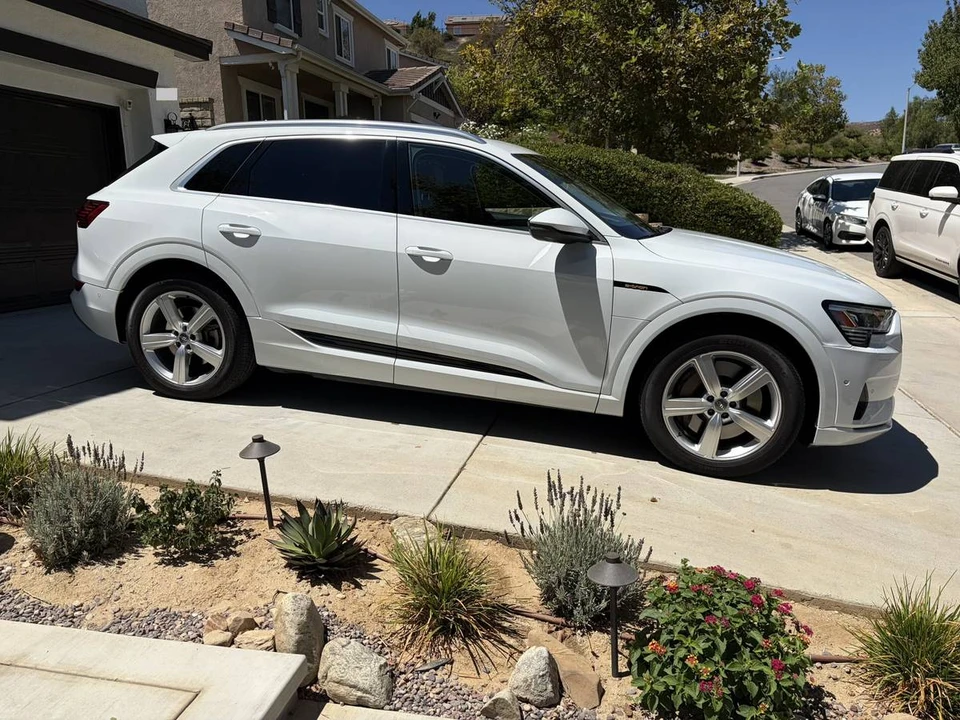 2019 Audi e-tron - Image 6 of 12