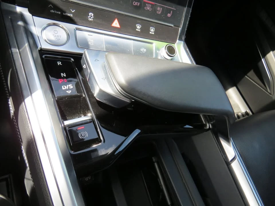 2019 Audi e-tron - Image 17 of 20