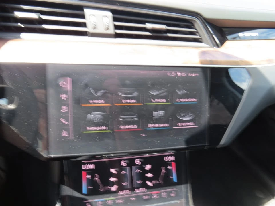 2019 Audi e-tron - Image 19 of 20