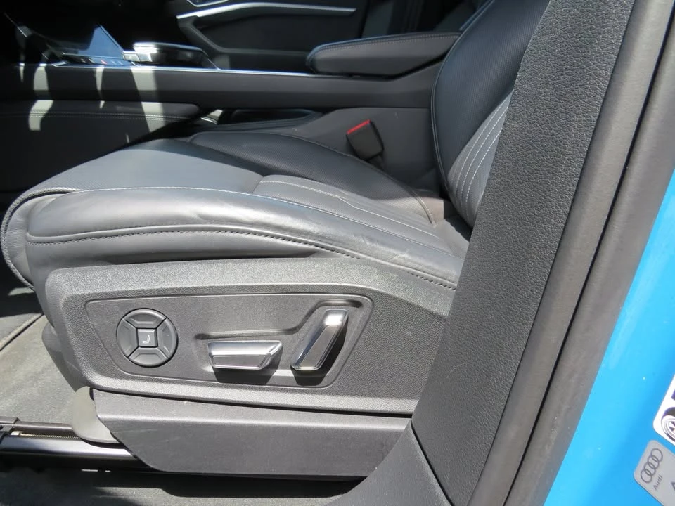 2019 Audi e-tron - Image 12 of 20