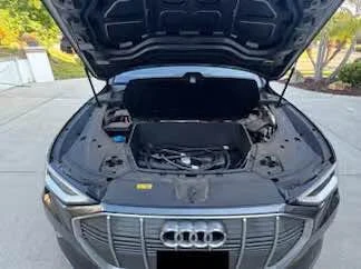 2019 Audi e-tron - Image 11 of 17