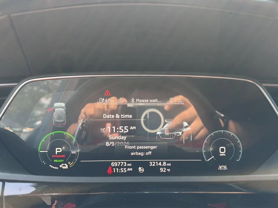 2019 Audi e-tron - Image 8 of 15