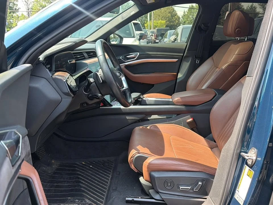 2019 Audi e-tron - Image 5 of 15