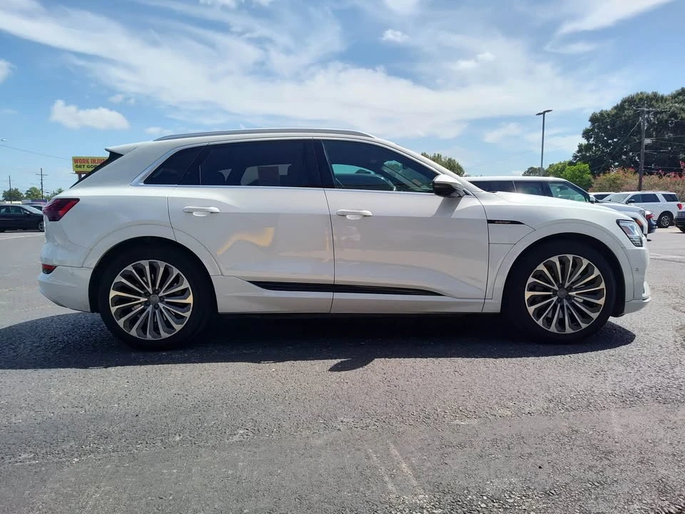 2019 Audi e-tron - Image 2 of 16