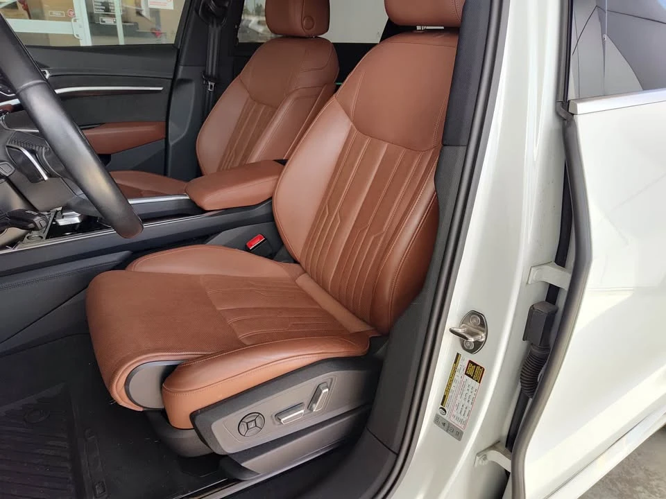 2019 Audi e-tron - Image 14 of 16