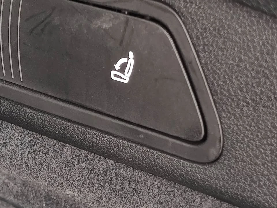 2019 Audi e-tron - Image 7 of 20