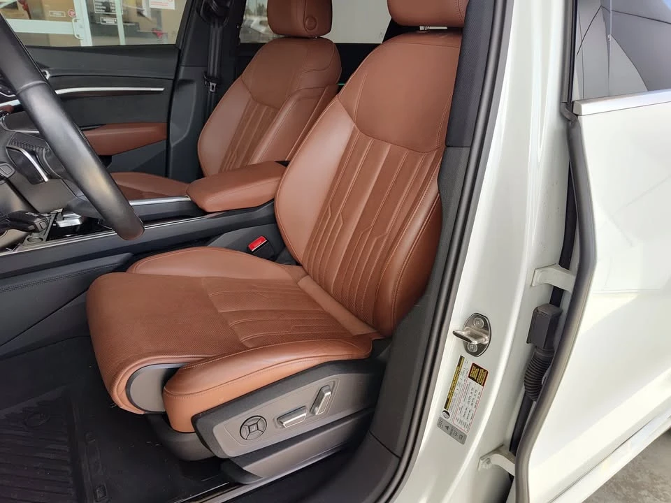 2019 Audi e-tron - Image 18 of 20