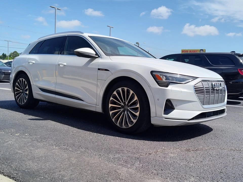 2019 Audi e-tron - Image 11 of 20