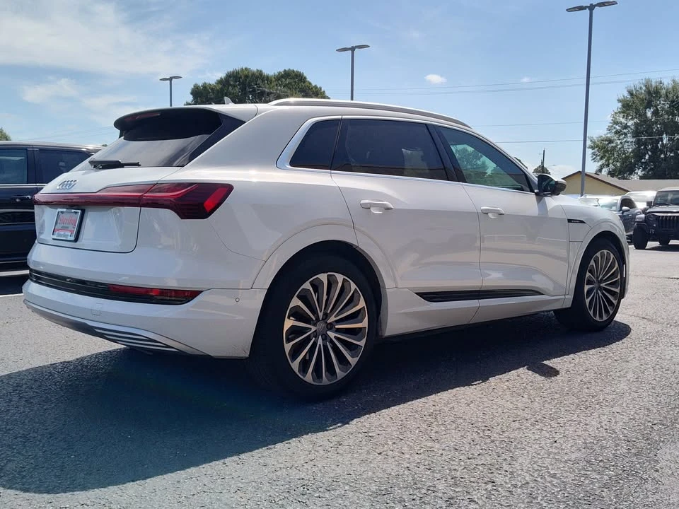 2019 Audi e-tron - Image 9 of 20