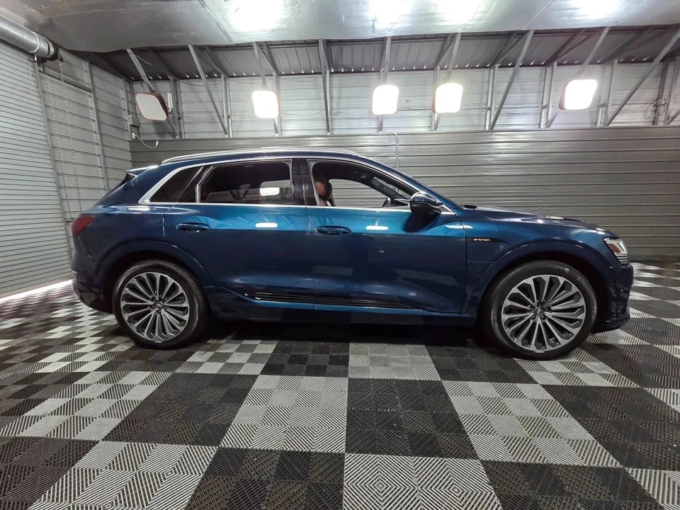 2019 Audi e-tron - Image 9 of 12
