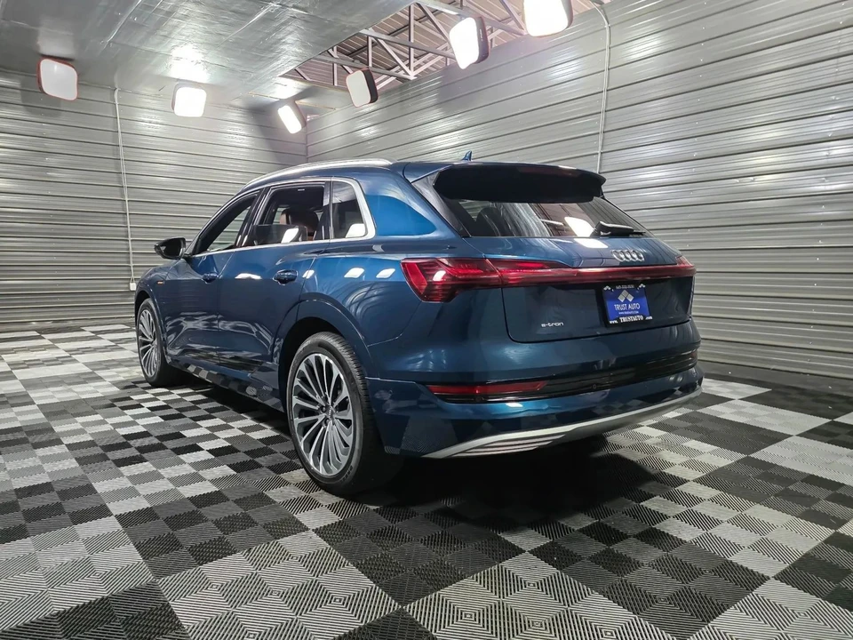 2019 Audi e-tron - Image 7 of 12