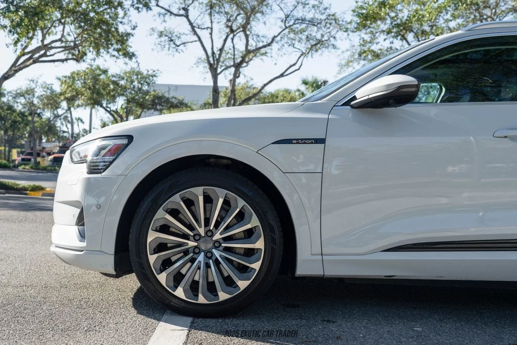 2019 Audi e-tron - Image 4 of 12