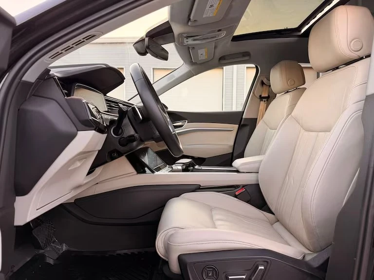 2019 Audi e-tron - Image 8 of 20