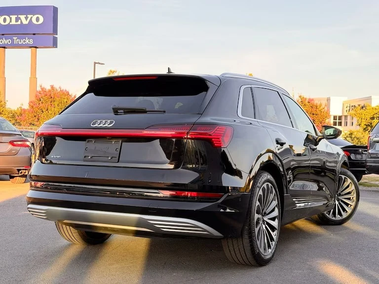 2019 Audi e-tron - Image 5 of 20