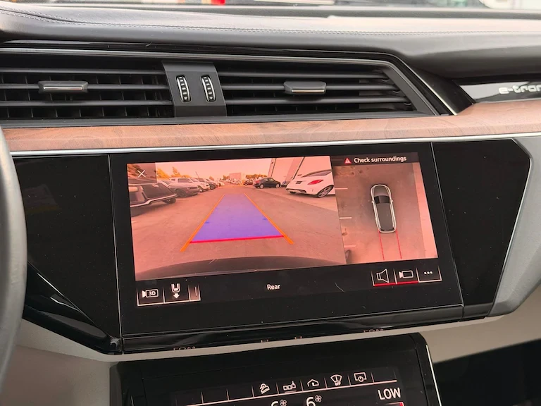 2019 Audi e-tron - Image 15 of 20