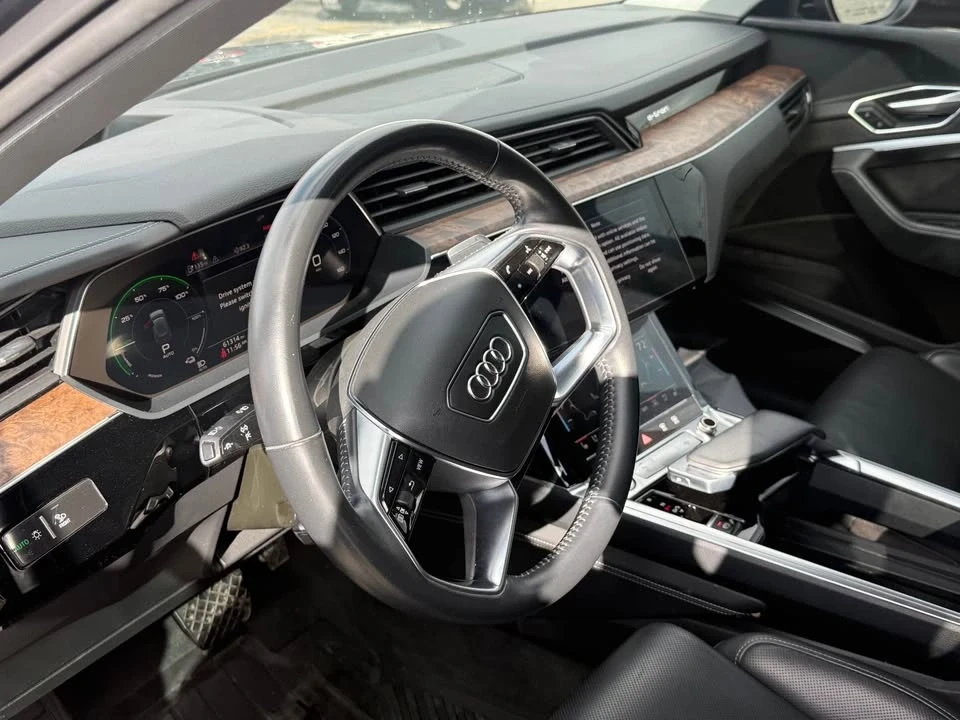 2019 Audi e-tron - Image 4 of 8