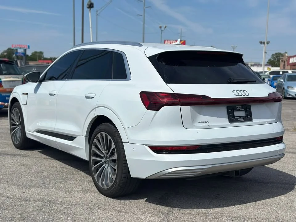 2019 Audi e-tron - Image 8 of 20