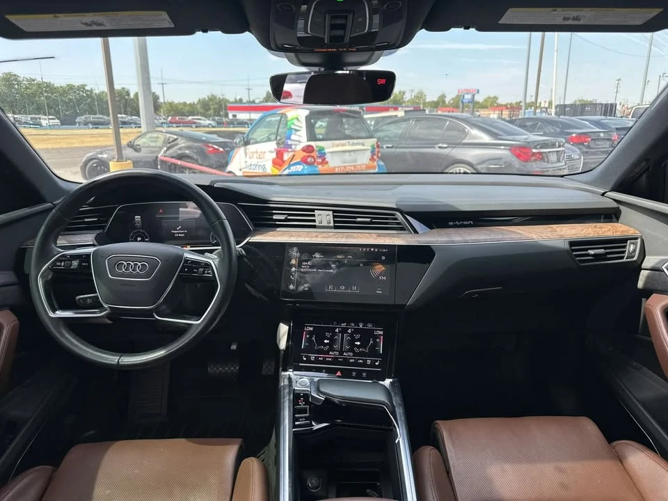 2019 Audi e-tron - Image 11 of 20