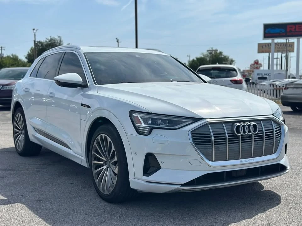 2019 Audi e-tron - Image 4 of 20