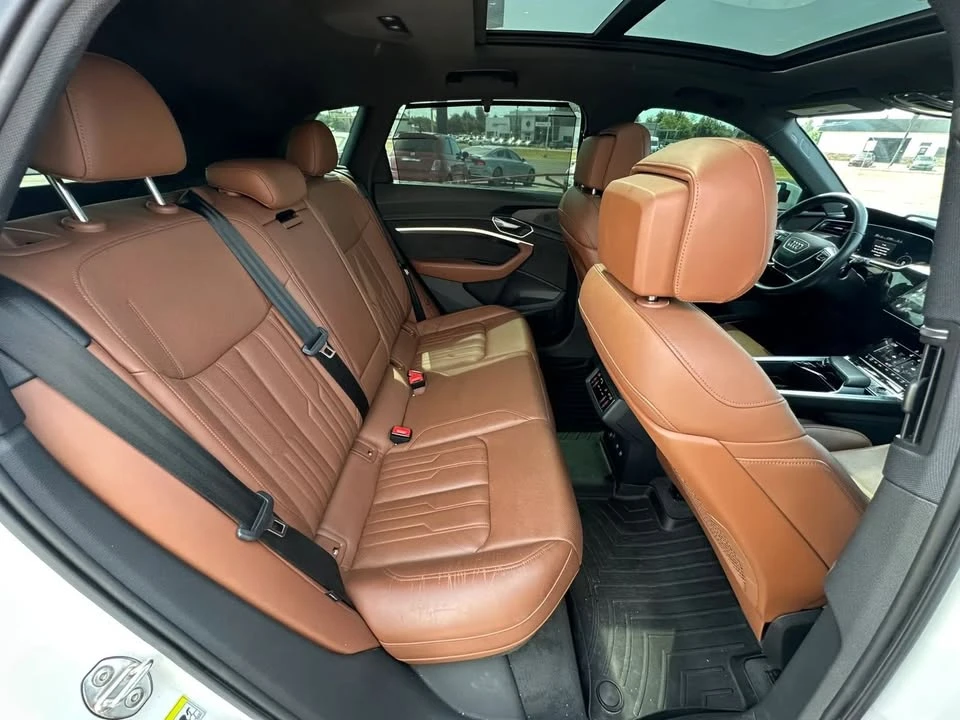2019 Audi e-tron - Image 13 of 20