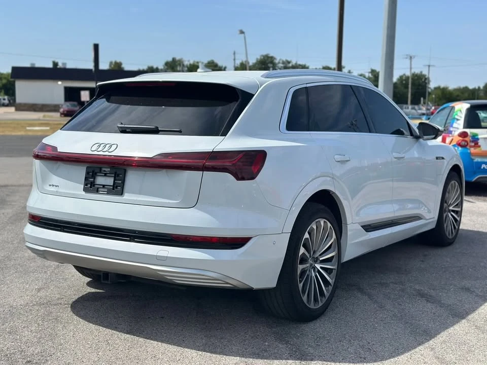 2019 Audi e-tron - Image 6 of 20
