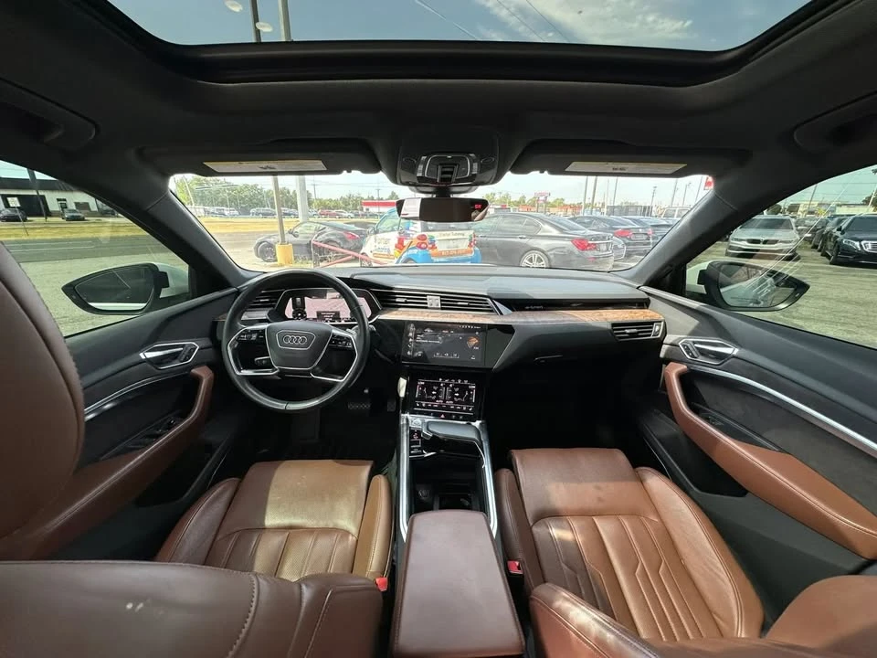 2019 Audi e-tron - Image 10 of 20