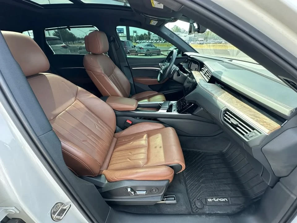 2019 Audi e-tron - Image 12 of 20