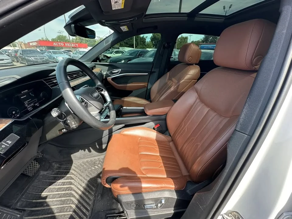 2019 Audi e-tron - Image 9 of 20