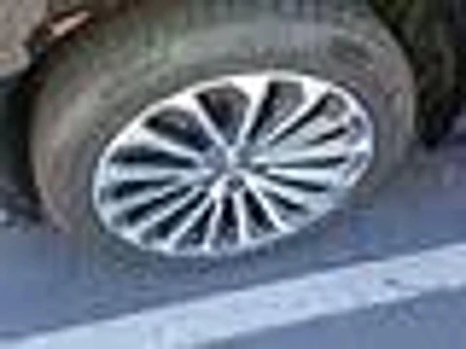 2019 Audi e-tron - Image 12 of 19