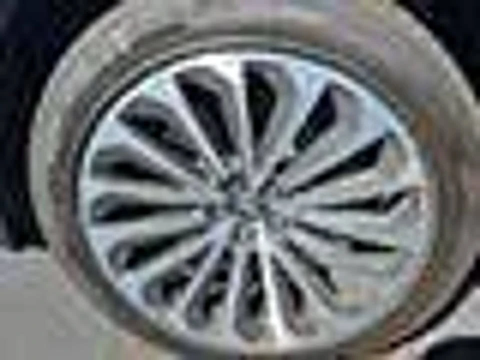 2019 Audi e-tron - Image 9 of 19